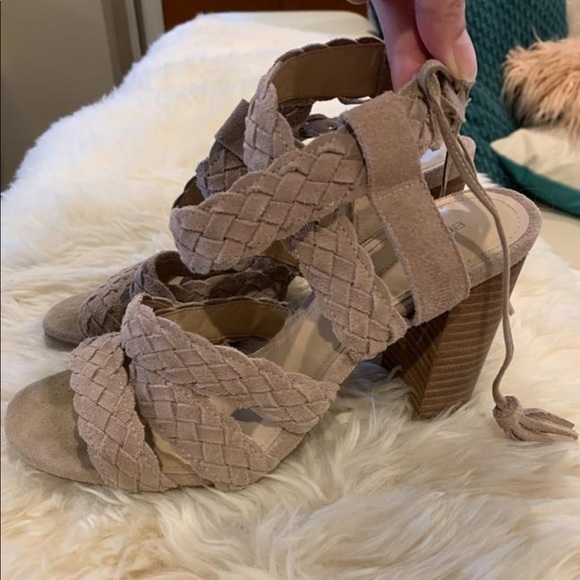 BCBG Block Heel - Picture 2 of 4